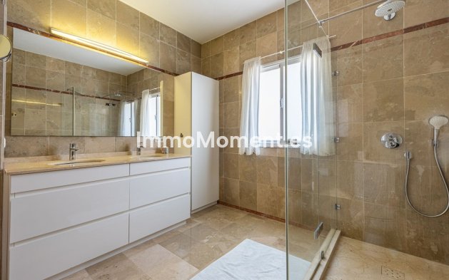 Resale - Detached villa - Estepona - Atalaya