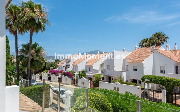 Resale - Detached villa - Estepona - Atalaya