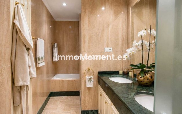 Resale - Apartment - Marbella - Sierra Blanca