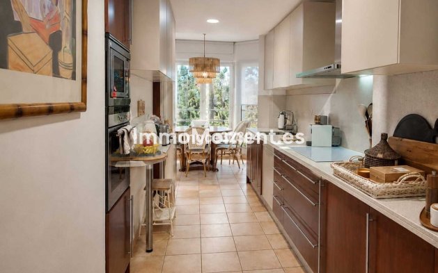 Resale - Apartment - Marbella - Sierra Blanca