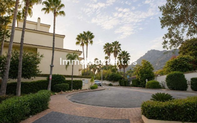 Resale - Apartment - Marbella - Sierra Blanca