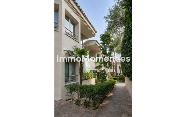 Resale - Apartment - Marbella - Sierra Blanca
