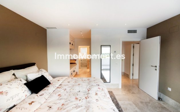 Resale - Apartment - Marbella - Santa Clara