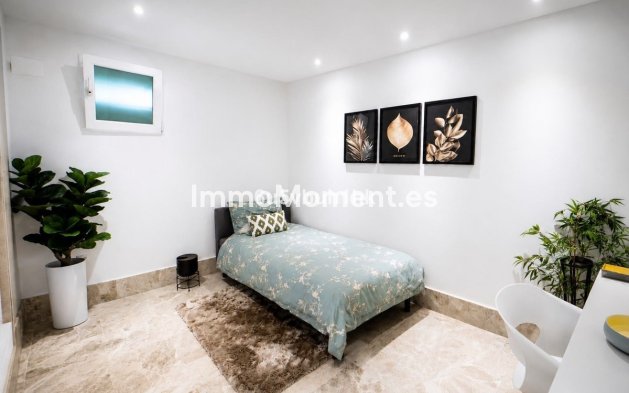 Resale - Apartment - Marbella - Santa Clara