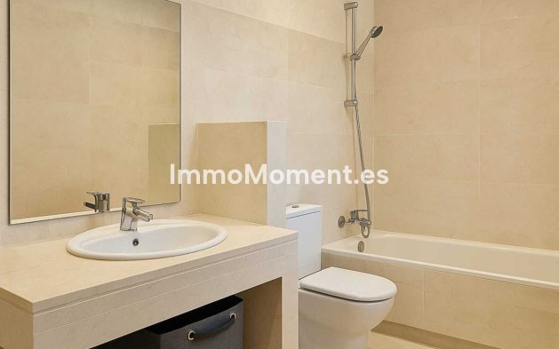 Resale - Townhouse - Estepona - Estepona Centro