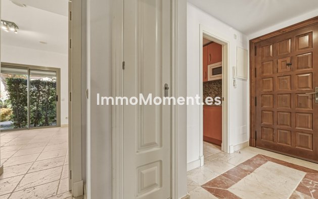 Resale - Apartment - Estepona - Estepona Centro