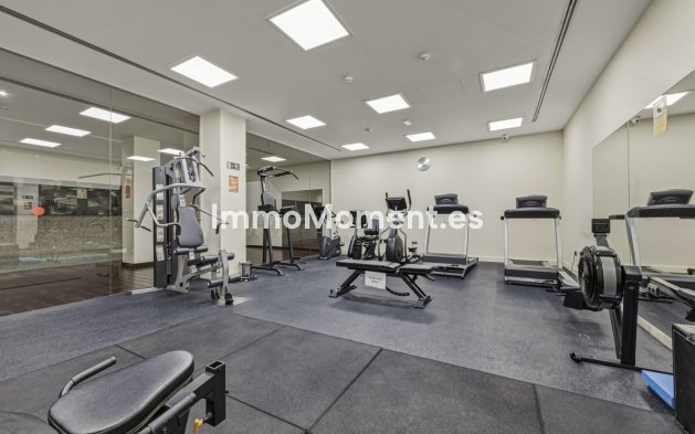 Resale - Apartment - Estepona - Estepona Centro