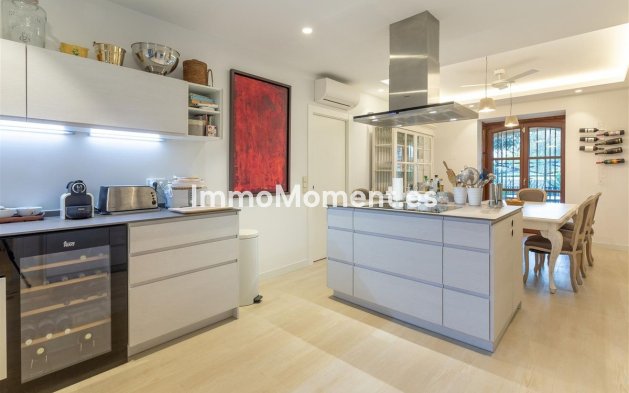 Resale - Detached villa - Marbella - Guadalmina Alta