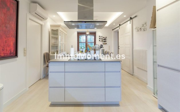 Resale - Detached villa - Marbella - Guadalmina Alta