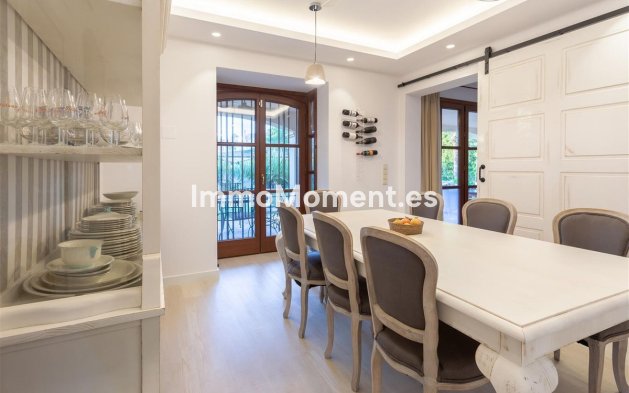Resale - Detached villa - Marbella - Guadalmina Alta