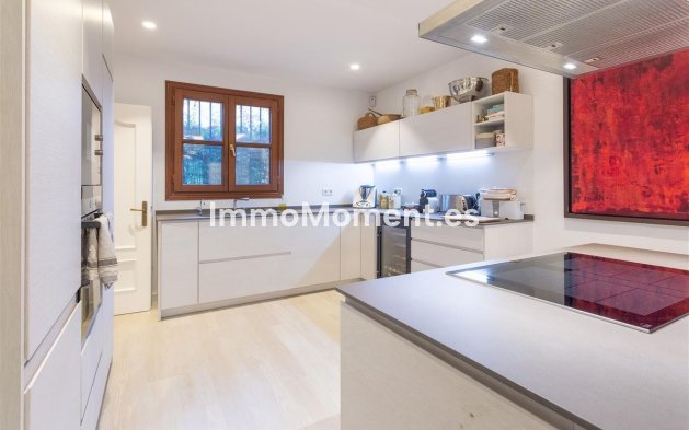 Resale - Detached villa - Marbella - Guadalmina Alta