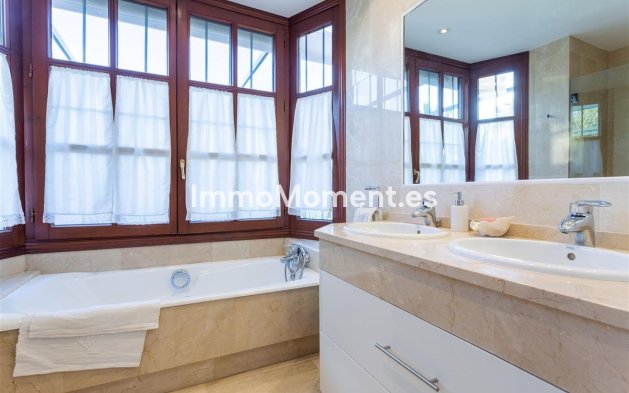 Resale - Detached villa - Marbella - Guadalmina Alta