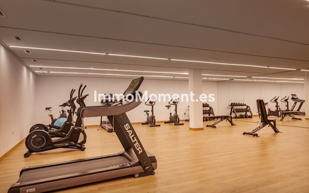 Resale - Apartment - Estepona - Estepona Centro