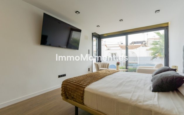 Wiederverkauf - Freistehende Villa - Torrevieja - Torrevieja Centro