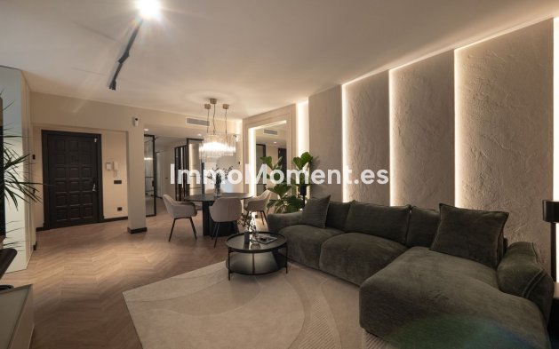 Resale - Apartment - Benahavís - Benahavís Centro