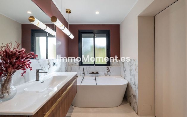 Resale - Apartment - Benahavís - Benahavís Centro