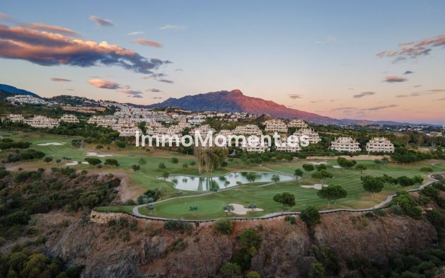 Resale - Apartment - Benahavís - Benahavís Centro