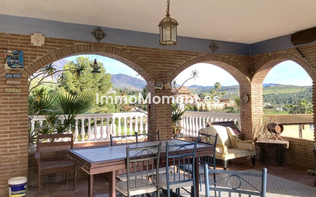 Resale - Detached villa - Estepona - Estepona Centro