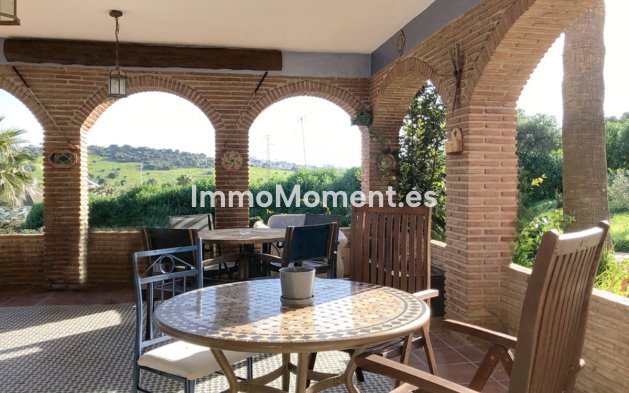 Resale - Detached villa - Estepona - Estepona Centro