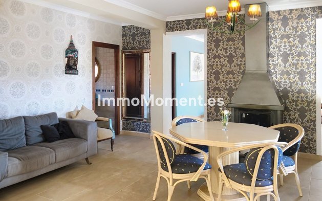 Resale - Detached villa - Estepona - Estepona Centro