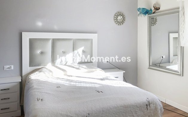 Resale - Detached villa - Estepona - Estepona Centro