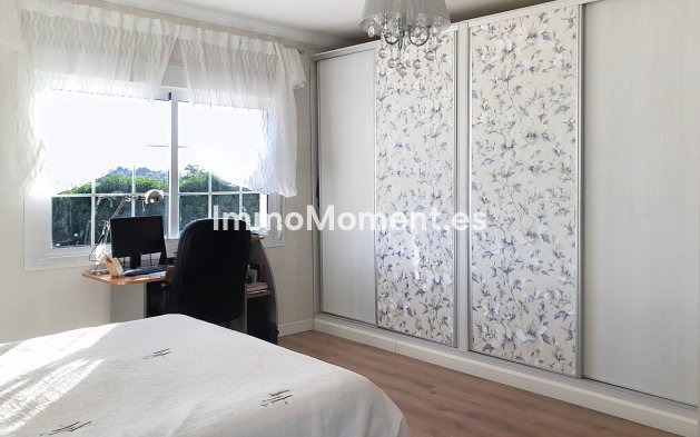 Resale - Detached villa - Estepona - Estepona Centro