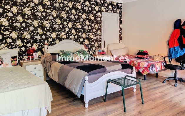 Resale - Detached villa - Estepona - Estepona Centro
