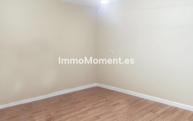 Resale - Detached villa - Estepona - Estepona Centro