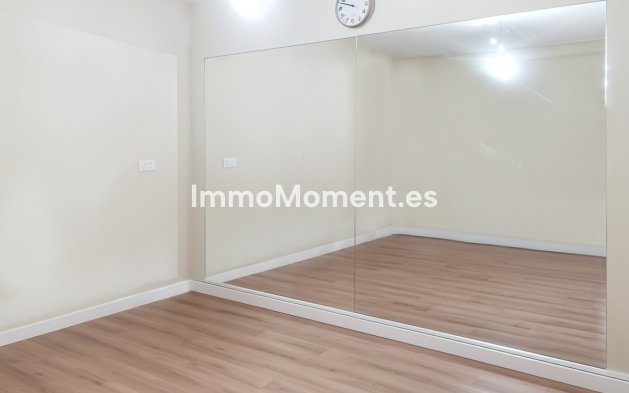 Resale - Detached villa - Estepona - Estepona Centro
