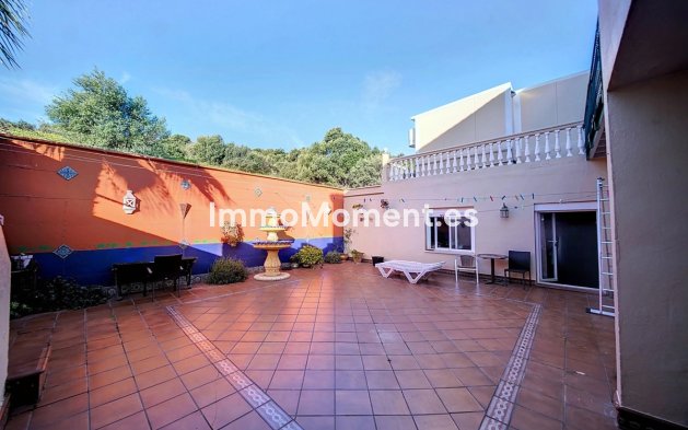 Resale - Detached villa - Estepona - Estepona Centro