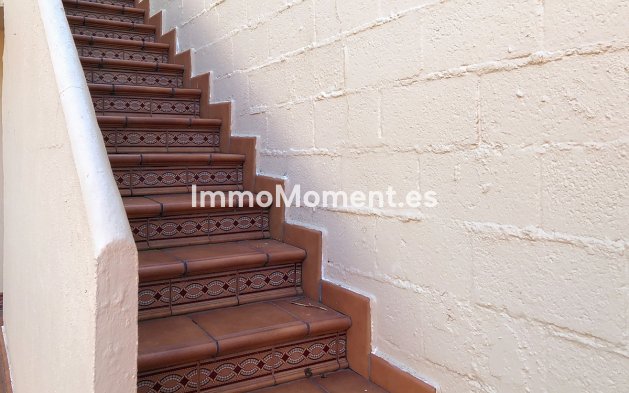 Resale - Detached villa - Estepona - Estepona Centro