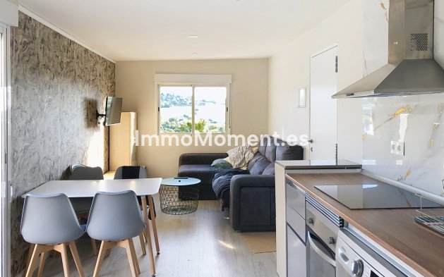 Resale - Detached villa - Estepona - Estepona Centro