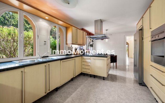 Wiederverkauf - Freistehende Villa - Marbella - Elviria