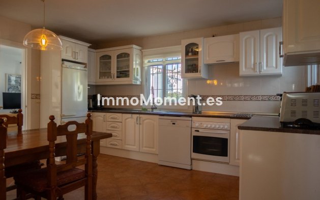 Resale - Detached villa - Estepona - El Padron