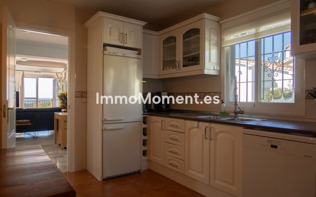 Resale - Detached villa - Estepona - El Padron