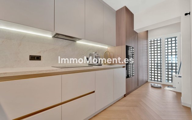 Resale - Apartment - Estepona - Cancelada