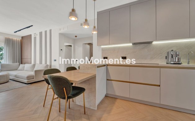 Resale - Apartment - Estepona - Cancelada