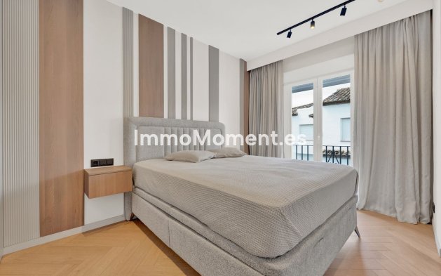 Resale - Apartment - Estepona - Cancelada