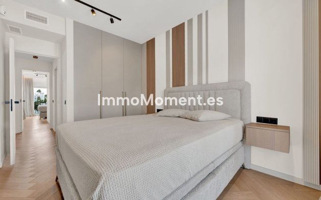 Resale - Apartment - Estepona - Cancelada