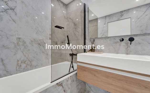 Resale - Apartment - Estepona - Cancelada