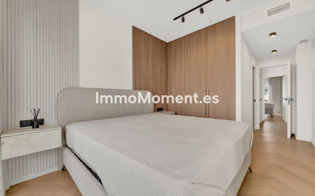 Resale - Apartment - Estepona - Cancelada