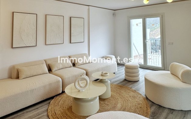 Resale - Apartment - Benahavís - Benahavís Centro