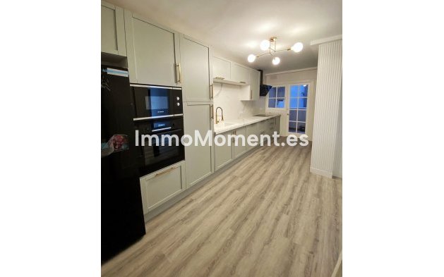 Resale - Apartment - Benahavís - Benahavís Centro