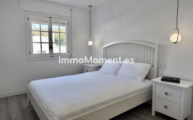 Resale - Apartment - Benahavís - Benahavís Centro