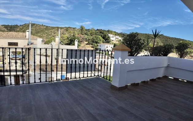 Resale - Apartment - Benahavís - Benahavís Centro