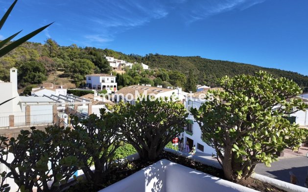 Resale - Apartment - Benahavís - Benahavís Centro
