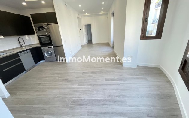 Resale - Apartment - Málaga - Centro Histórico