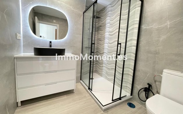Resale - Apartment - Málaga - Centro Histórico
