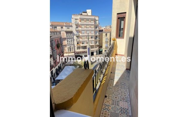 Resale - Apartment - Málaga - Centro Histórico