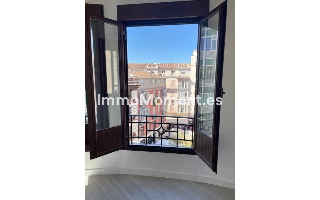 Resale - Apartment - Málaga - Centro Histórico